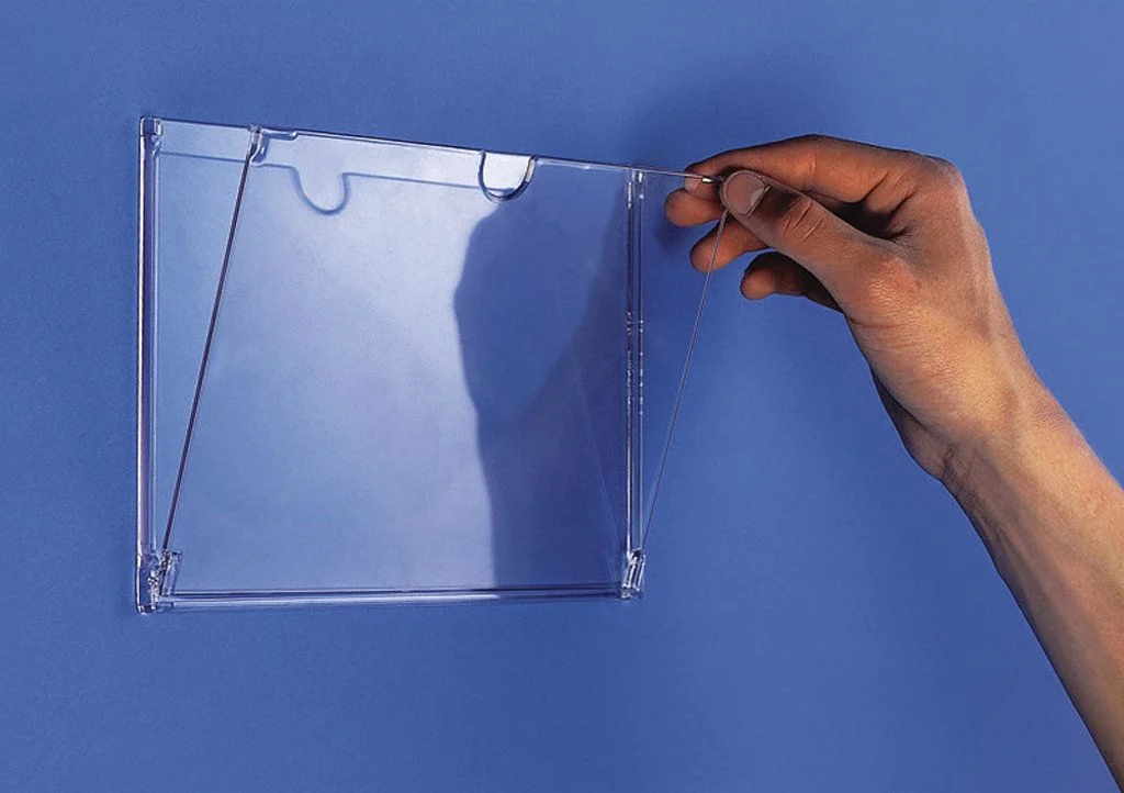 Акриловые карманы из оргстекла, в использовании